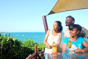 Voyager Beach Resort