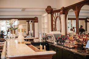 Riverbend Inn and Vineyard