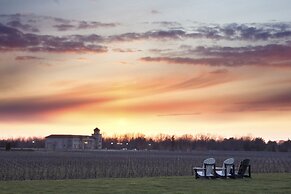 Riverbend Inn and Vineyard