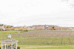 Riverbend Inn and Vineyard