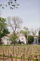 Riverbend Inn and Vineyard