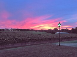 Riverbend Inn and Vineyard