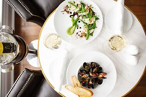 Riverbend Inn and Vineyard