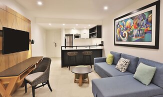 Radisson Blu Resort Fiji Denarau Island