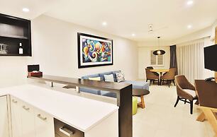 Radisson Blu Resort Fiji Denarau Island