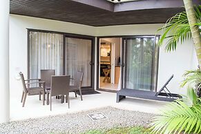 Radisson Blu Resort Fiji Denarau Island