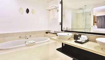 Radisson Blu Resort Fiji Denarau Island