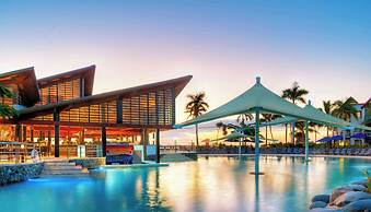 Radisson Blu Resort Fiji Denarau Island