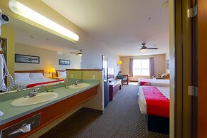 Siletz Bay Beachfront Hotel by OYO Lincoln City