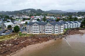 Siletz Bay Beachfront Hotel by OYO Lincoln City