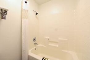 Siletz Bay Beachfront Hotel by OYO Lincoln City