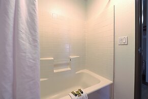 Siletz Bay Beachfront Hotel by OYO Lincoln City