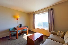 Siletz Bay Beachfront Hotel by OYO Lincoln City