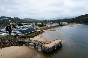 Siletz Bay Beachfront Hotel by OYO Lincoln City