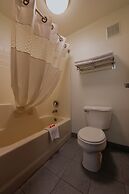 Siletz Bay Beachfront Hotel by OYO Lincoln City