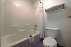 Siletz Bay Beachfront Hotel by OYO Lincoln City