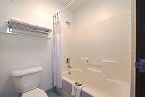 Siletz Bay Beachfront Hotel by OYO Lincoln City