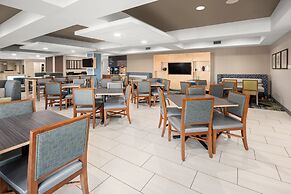 Holiday Inn Express & Suites Marysville by IHG