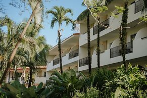 Parador Nature Resort and Spa