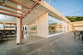 Parador Nature Resort and Spa