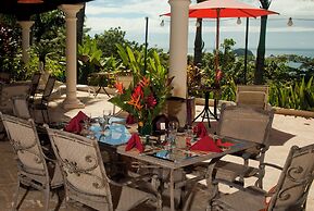 Parador Nature Resort and Spa