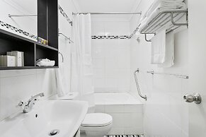 Comfort Inn & Suites Burwood