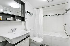 Comfort Inn & Suites Burwood