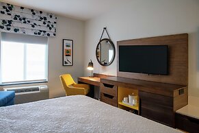 Hampton Inn & Suites Los Angeles/Sherman Oaks