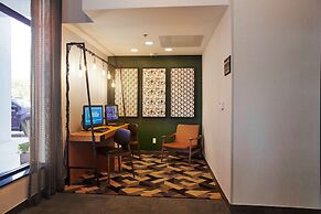 Hampton Inn & Suites Los Angeles/Sherman Oaks