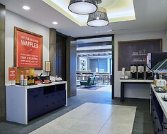 Hampton Inn & Suites Los Angeles/Sherman Oaks