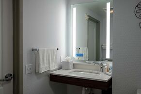 Hampton Inn & Suites Los Angeles/Sherman Oaks