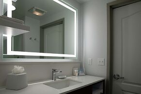 Hampton Inn & Suites Los Angeles/Sherman Oaks