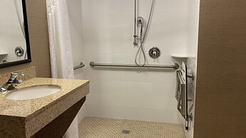 Holiday Inn & Suites Bakersfield by IHG