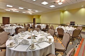 Holiday Inn & Suites Bakersfield by IHG