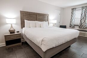 The Oceanfront Litchfield Inn