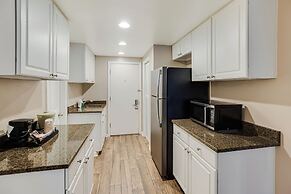 The Oceanfront Litchfield Inn