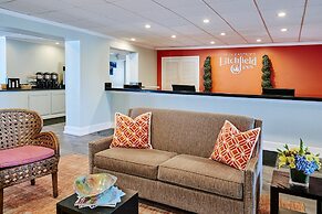 The Oceanfront Litchfield Inn