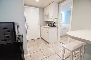 The Oceanfront Litchfield Inn