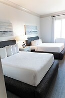 Carriage House Hotel