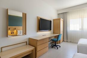 Courtyard By Marriott Cancun Airport