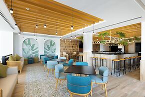 Courtyard By Marriott Cancun Airport