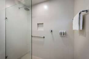 Courtyard By Marriott Cancun Airport