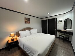 Yellow Ribbon Hills, Boutique Suites