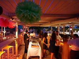 Surfing Beach Village