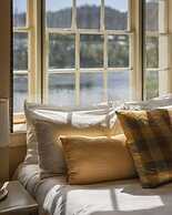 The Woodbridge Waterfront Rooms.