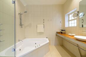 The Woodbridge Waterfront Rooms.