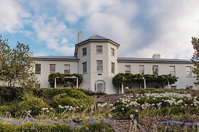 The Woodbridge Waterfront Rooms.