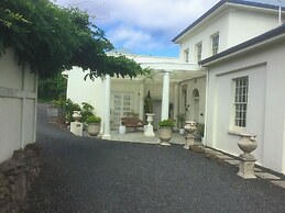 The Woodbridge Waterfront Rooms.