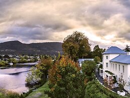 The Woodbridge Waterfront Rooms.