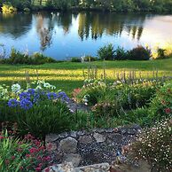 The Woodbridge Waterfront Rooms.